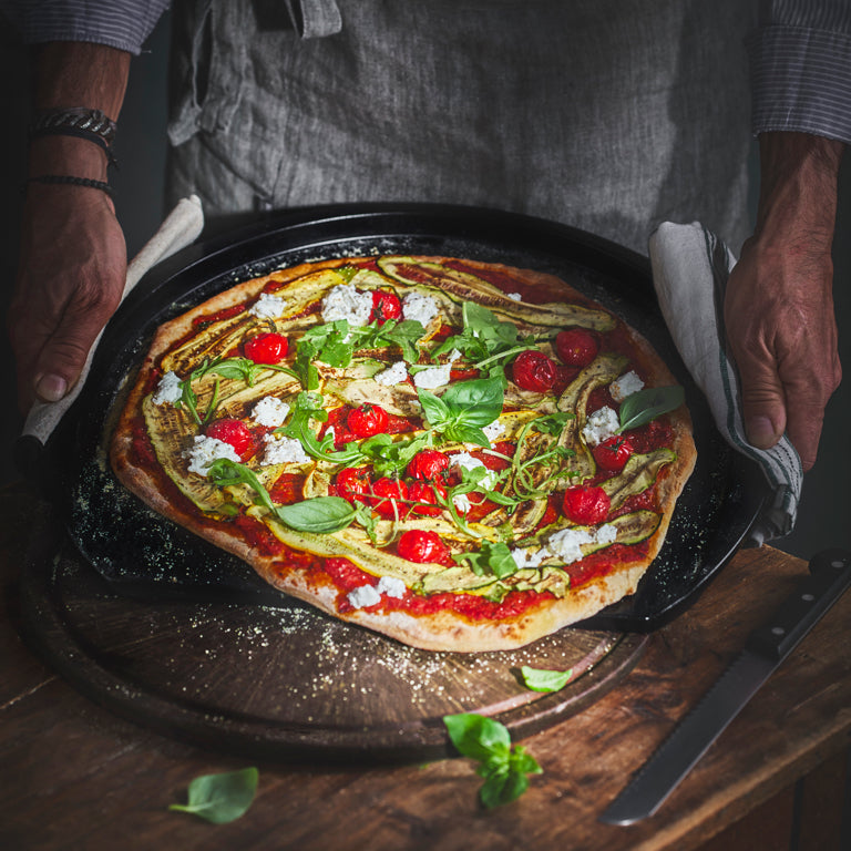 Emile Henry Pizza Station