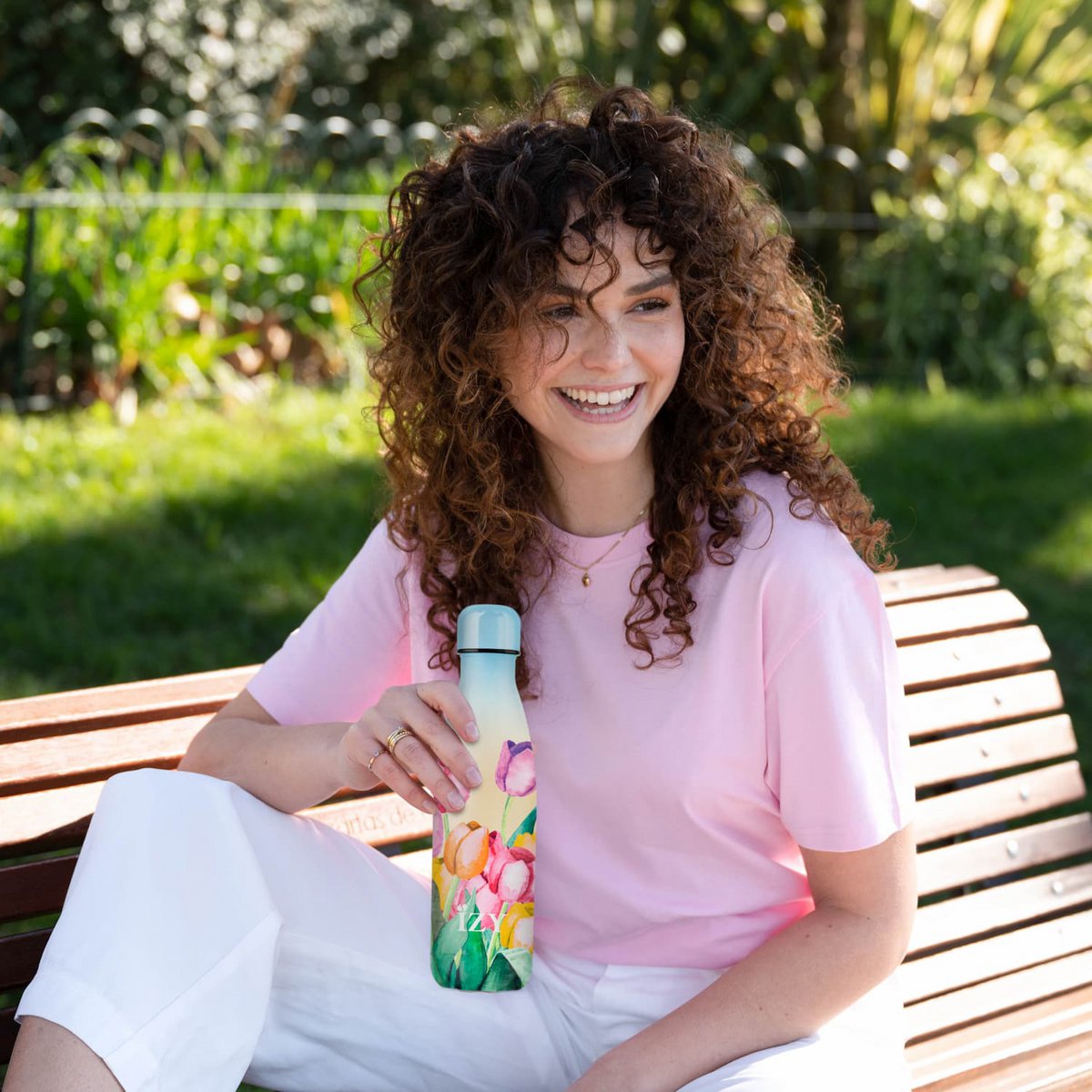 IZY Drinkfles - Tulpenveld | 500ML Kunstzinnige & Duurzame Fles - The Artists Collectie