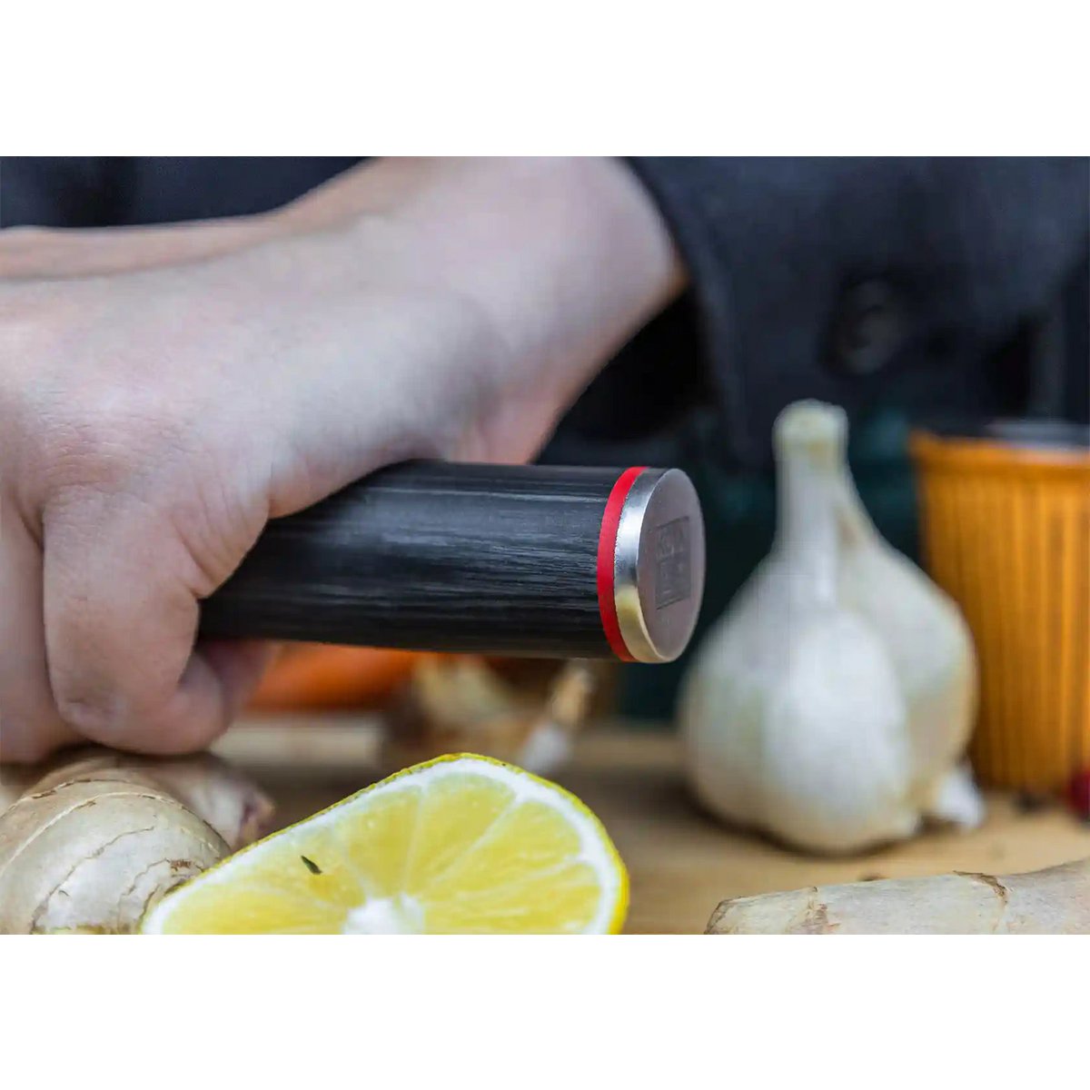 Kotai Santoku Mes 180 mm – Met Bamboe Saya - Geleverd in een Luxe bamboe geschenkverpakking