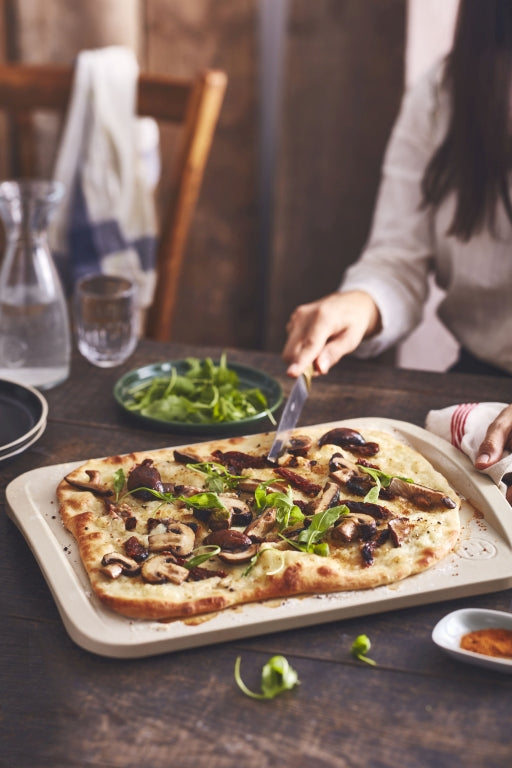 Emile Henry Pizzasteen Maestro - 430x330x33mm - Cream