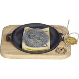 Maysternya Gietijzeren Serveerpan op houten plank - Ø 18 x 2.5 cm