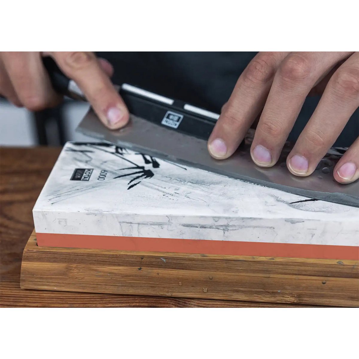 Kotai Slijpset – Slijpsteen 2000/6000 Grit met Bamboe Voet & Hoekgeleider